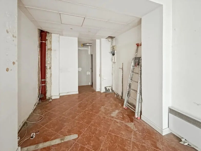 Local commercial dans Paris à louer - Photo de l’immeuble – Image 2 sur 7