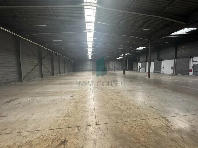Plus de détails pour 10 Rue De La Briqueterie, Louvres - Bureau, Local d'activités à louer