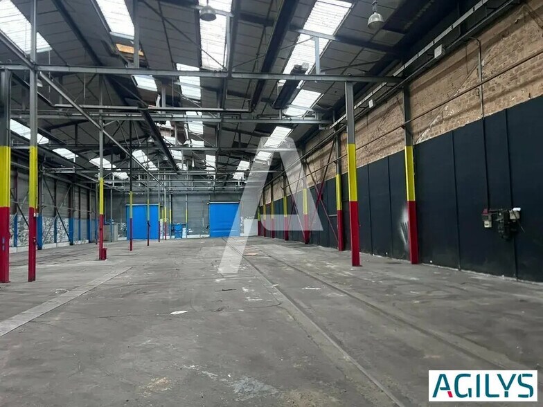 Local d’activités dans Corbeil-Essonnes à louer - Photo de l’immeuble – Image 3 sur 4