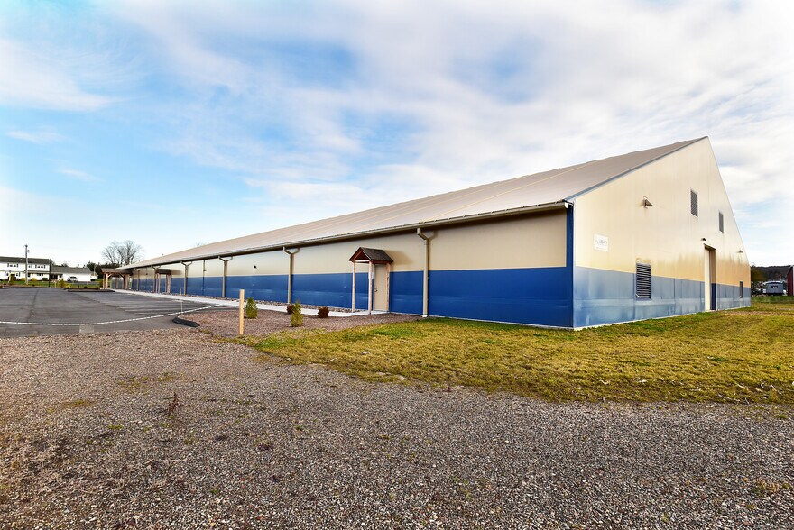 55 Lower Butcher Rd, Ellington, CT à vendre - Photo de l’immeuble – Image 2 sur 24