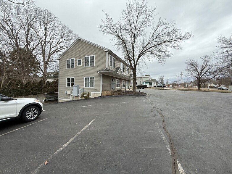 2290 Foxon Rd, North Branford, CT à louer - Photo de l’immeuble – Image 3 sur 46