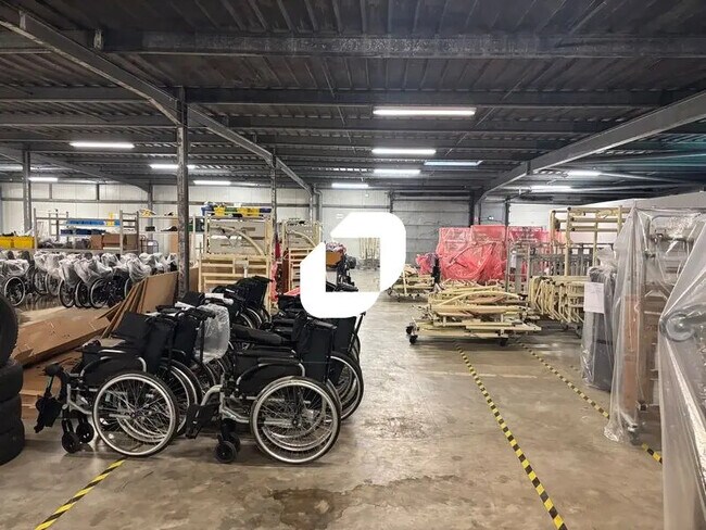 Plus de détails pour Bureau, Local d'activités à louer