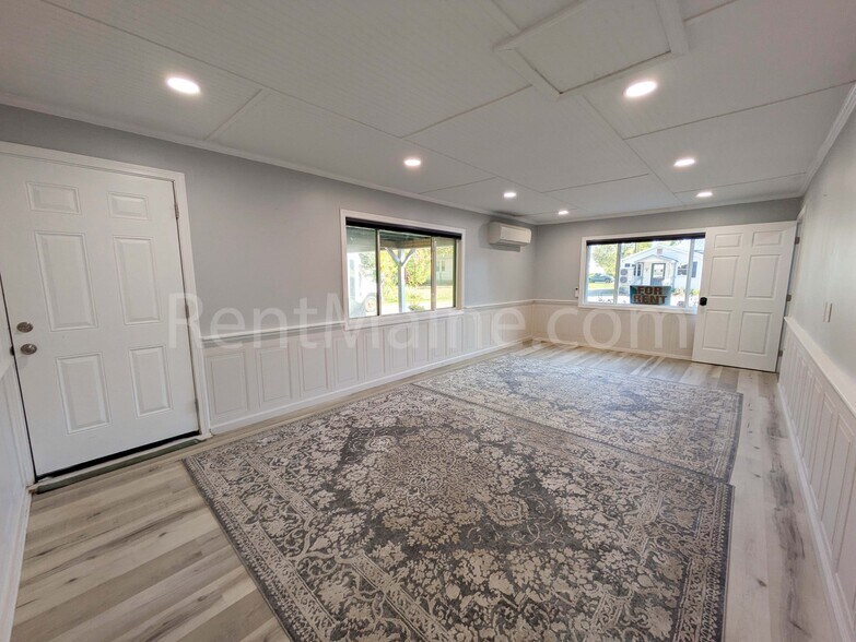 40 Western Ave, Hampden, ME à louer - Photo de l’immeuble – Image 3 sur 15