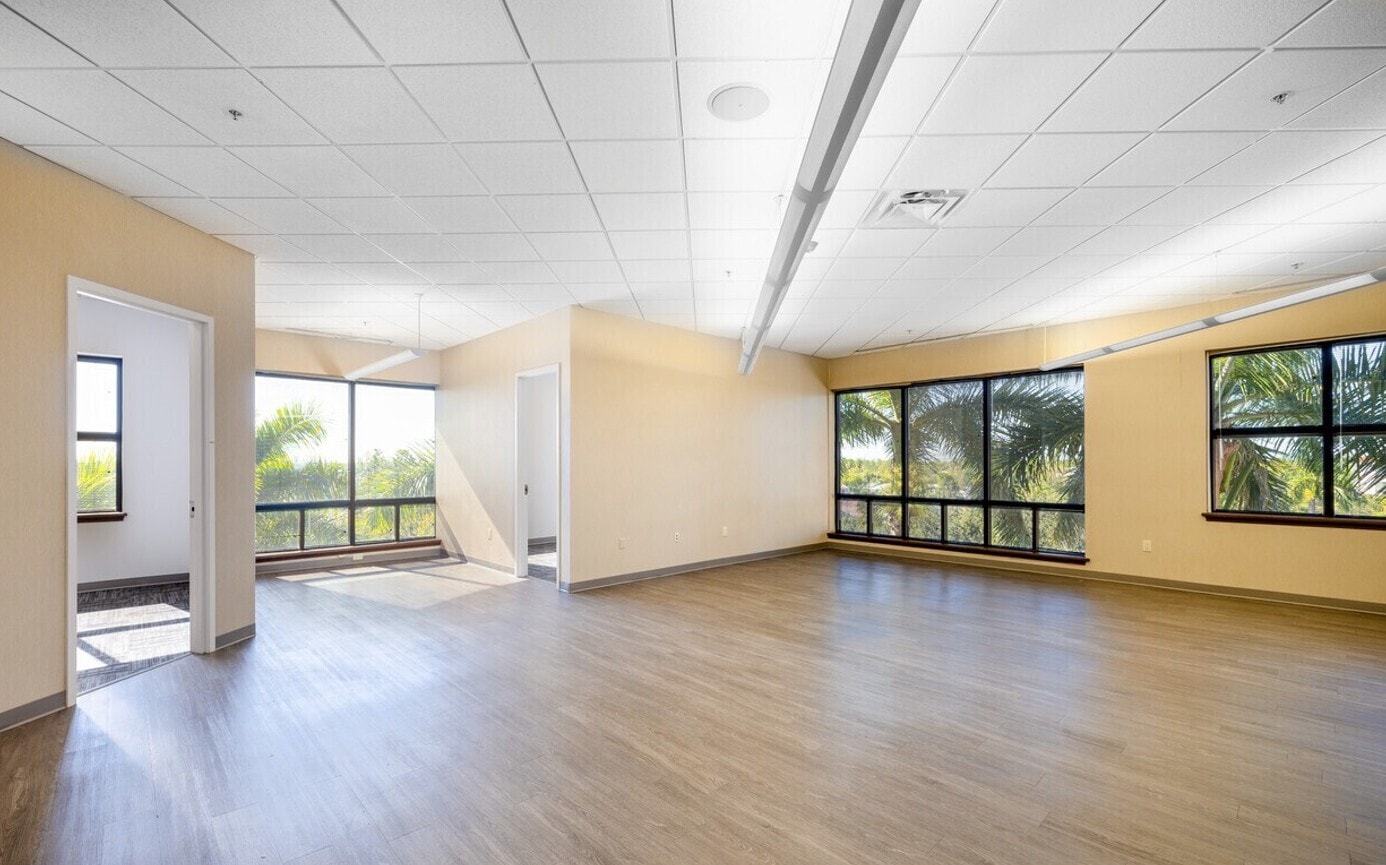 9530 Marketplace Rd, Fort Myers, FL à louer Photo intérieure– Image 1 sur 4