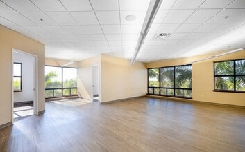 9530 Marketplace Rd, Fort Myers, FL à louer Photo intérieure– Image 1 sur 4