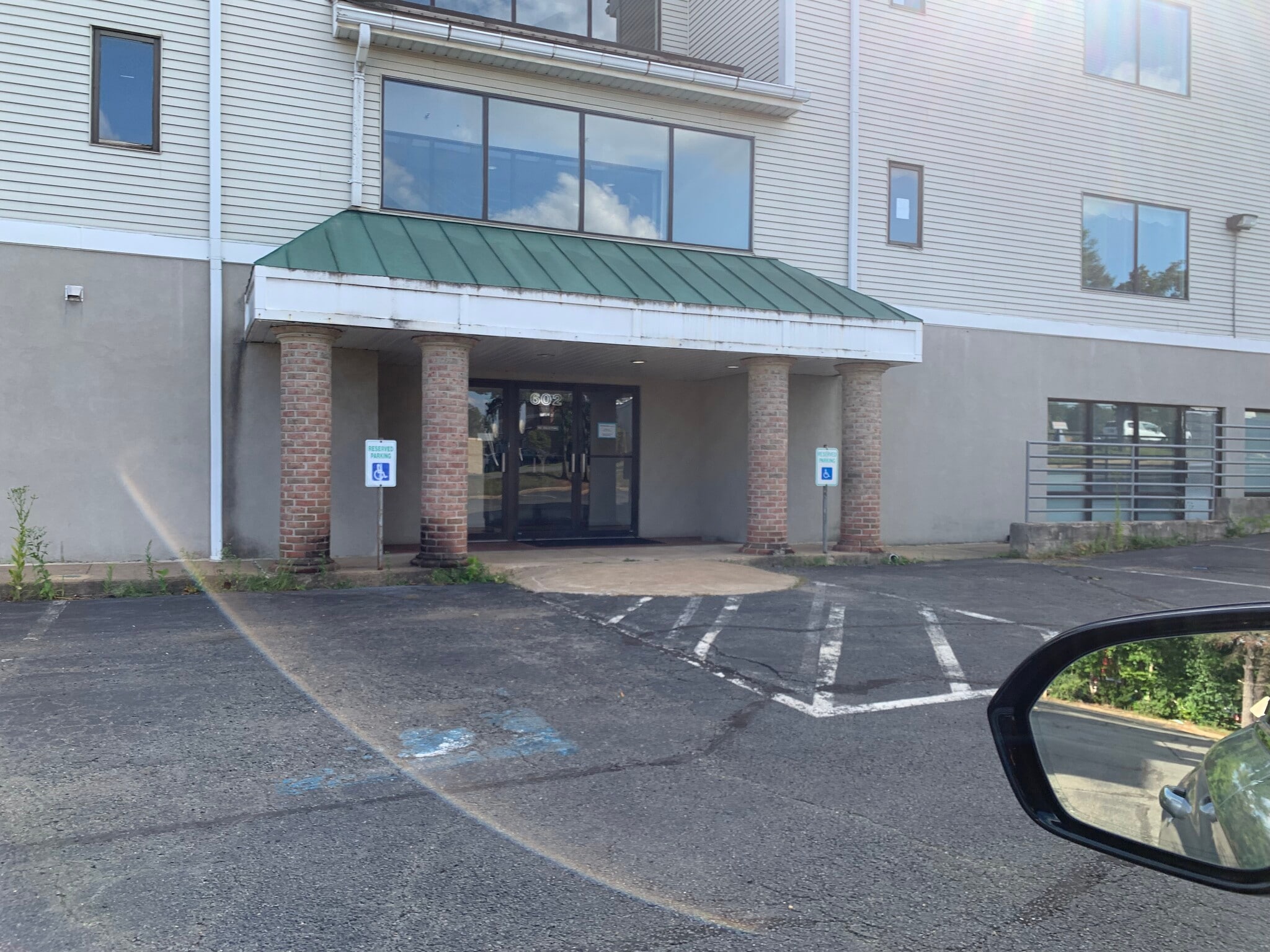 602 S King St, Leesburg, VA à louer Photo de l’immeuble– Image 1 sur 15