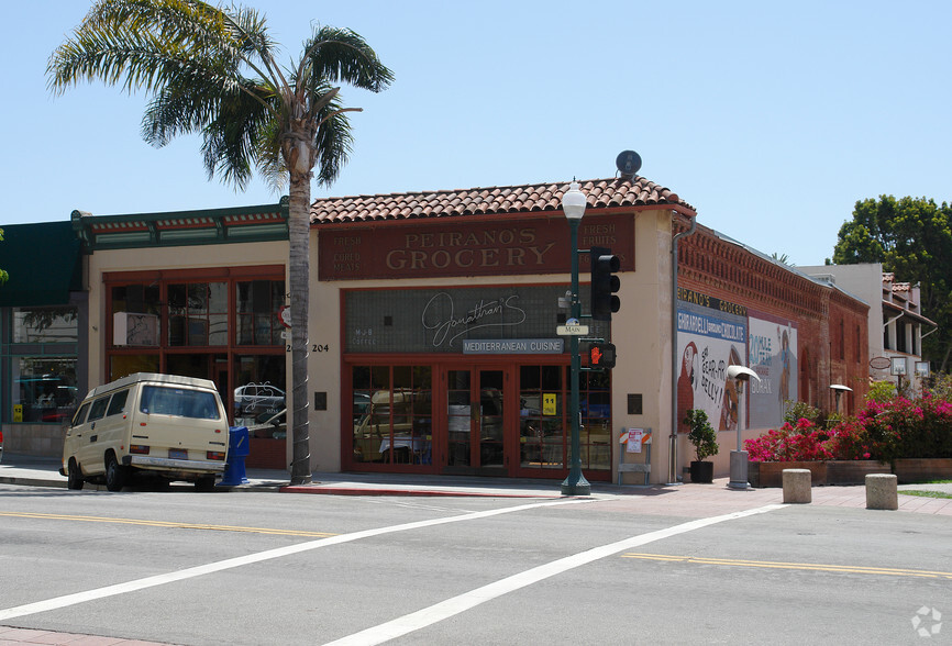 204-208 E Main St, Ventura, CA à louer - Photo principale – Image 2 sur 6