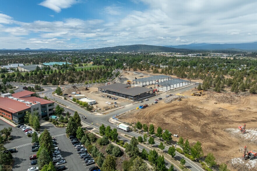 NWC of Cooley Rd. & 18th St., Bend, OR à louer - Aérien – Image 2 sur 2