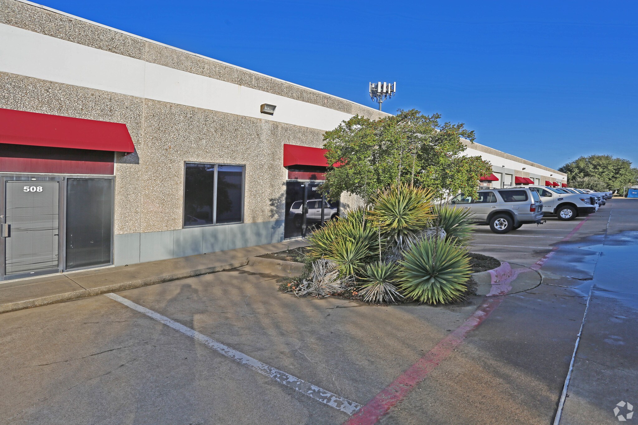 1000 Post and Paddock Ln, Grand Prairie, TX à louer Photo de l’immeuble– Image 1 sur 5