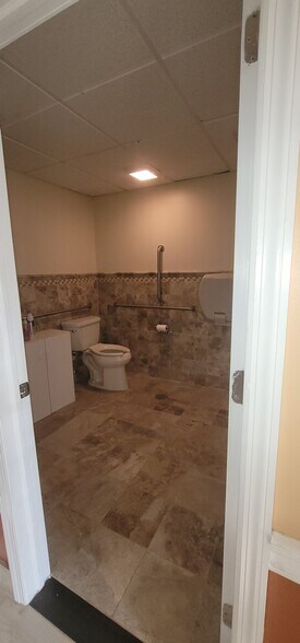 364 Parsippany Rd, Parsippany, NJ à vendre - Photo intérieure – Image 2 sur 19