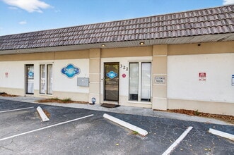 321 N Railroad Ave, Boynton Beach, FL à louer Photo intérieure– Image 1 sur 12