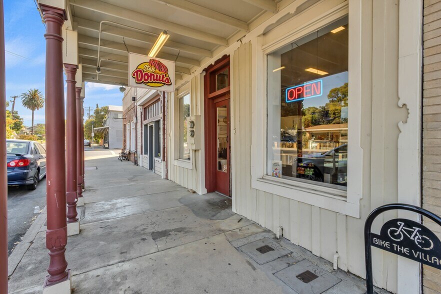 24 E Main St, Ione, CA à vendre - Photo de l’immeuble – Image 2 sur 21