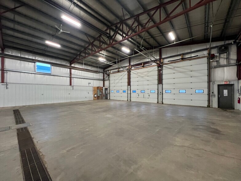 5001 55 Av, Bonnyville, AB à louer - Photo de l’immeuble – Image 3 sur 7
