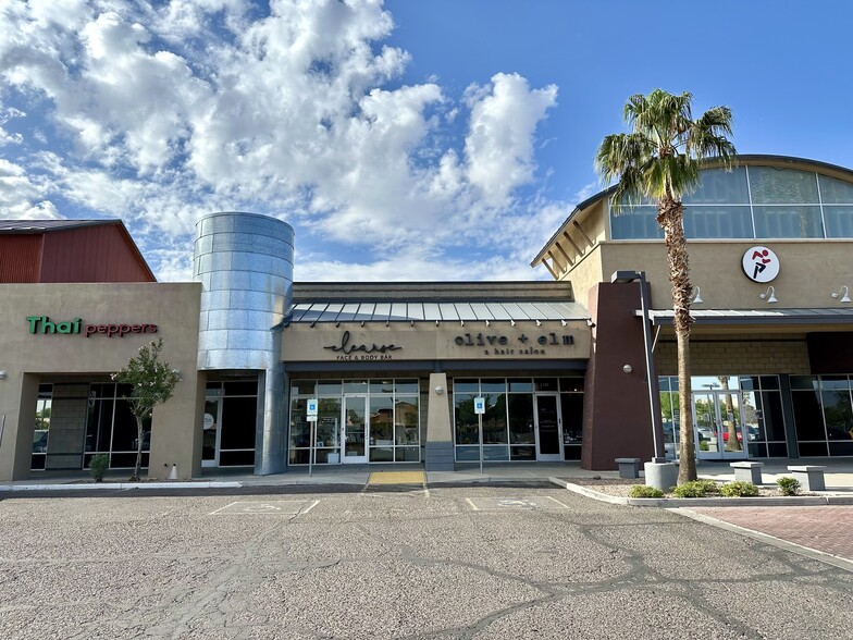 235 E Warner Rd, Gilbert, AZ à louer - Photo de l’immeuble – Image 2 sur 16