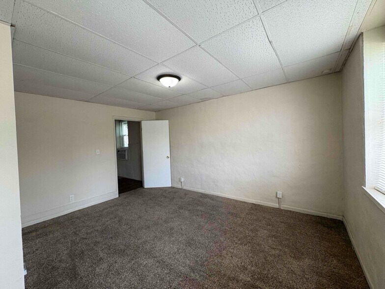 613 N Fulton Ave, Evansville, IN à vendre - Photo de l’immeuble – Image 3 sur 14