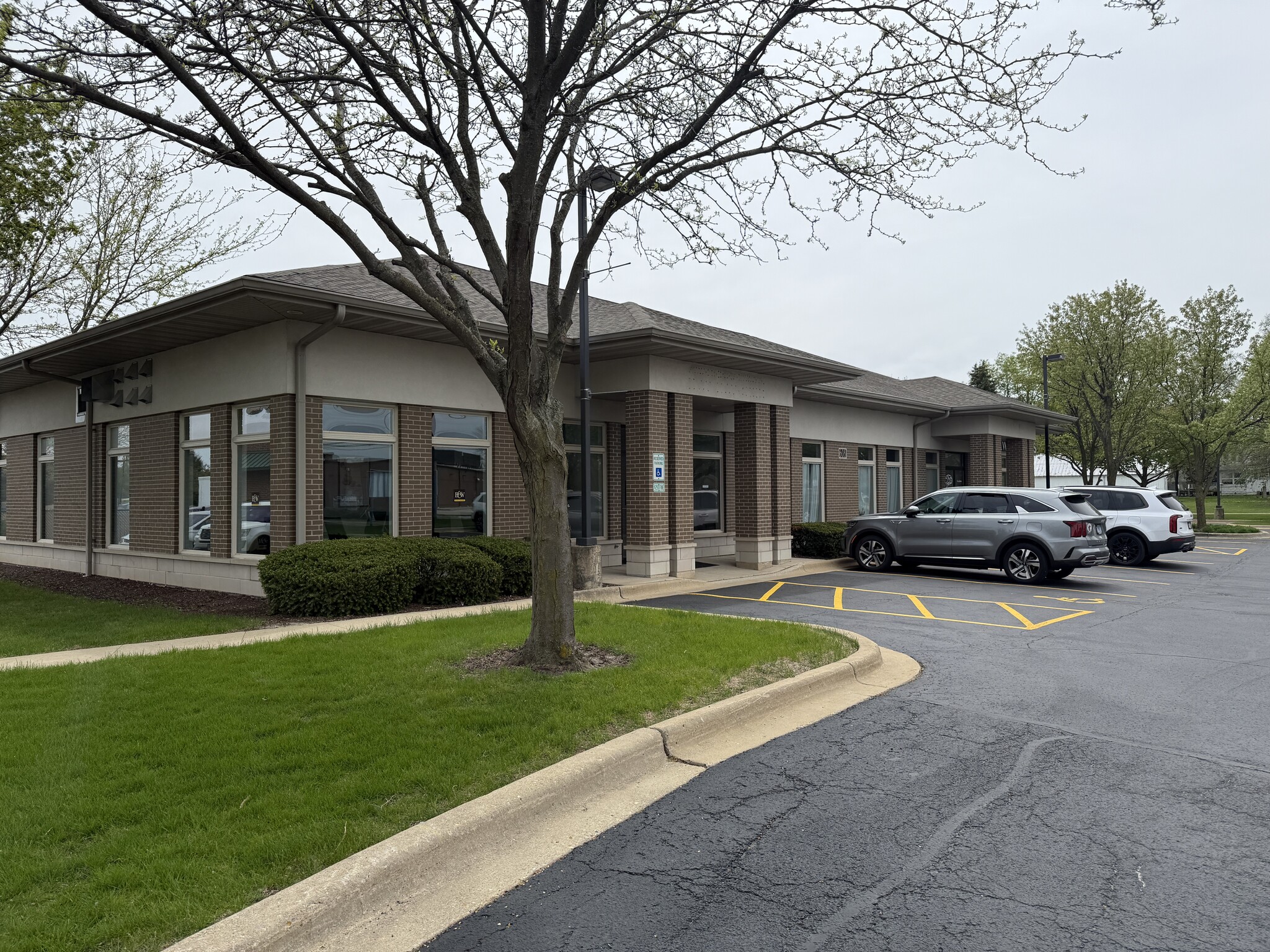 608 E Veterans Pky, Yorkville, IL à vendre Photo intérieure– Image 1 sur 5