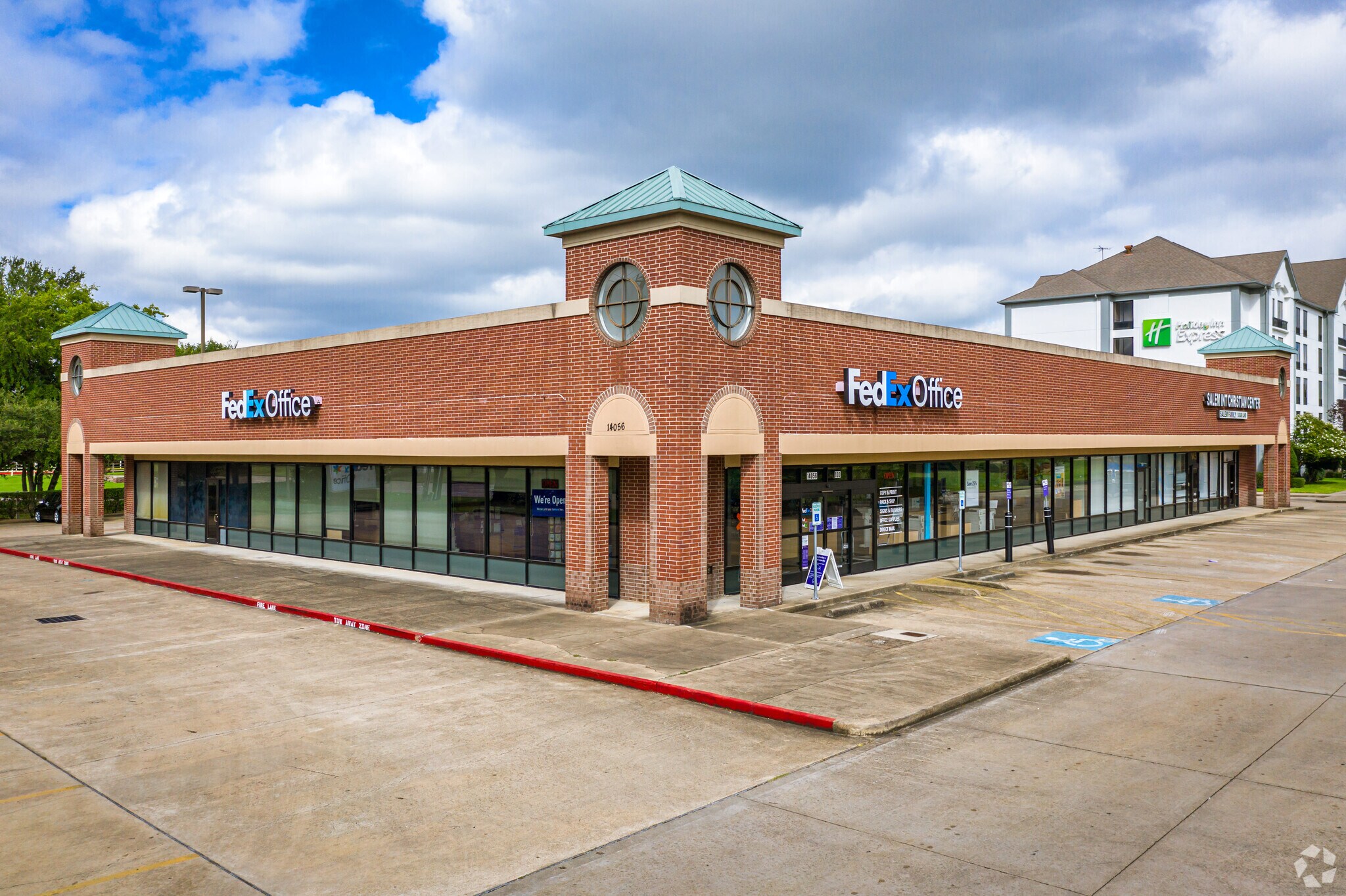 14056 Southwest Fwy, Sugar Land, TX à louer Photo principale– Image 1 sur 13