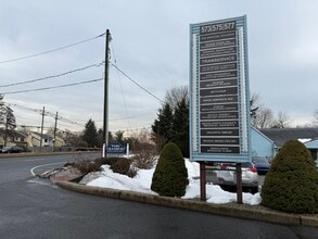 573-577 Cranbury-south River Rd, East Brunswick, NJ à louer Photo intérieure– Image 2 sur 8