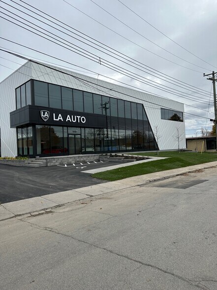 5850 Av Andover, Mt Royal, QC à louer - Photo de l’immeuble – Image 3 sur 4