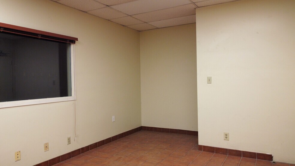 2501 Wiles Rd, Deerfield Beach, FL à louer - Photo intérieure – Image 2 sur 30