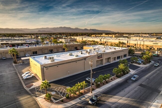 Plus de détails pour 5321 Cameron St, Las Vegas, NV - Industriel/Logistique à vendre