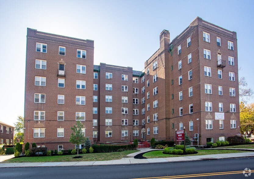 83 S State Rd, Upper Darby, PA à vendre - Photo principale – Image 1 sur 32