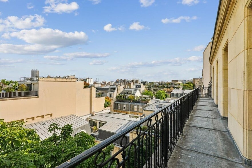 48 Avenue Victor Hugo, Paris à louer - Photo de l’immeuble – Image 2 sur 13