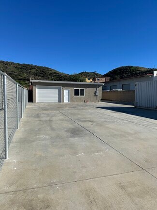 Plus de détails pour 25824 Springbrook Ave, Santa Clarita, CA - Local d’activités à vendre
