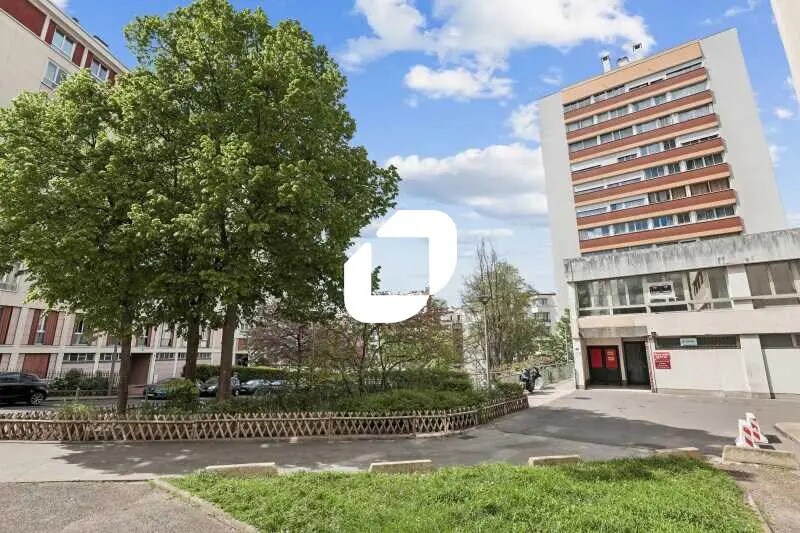 Bureau dans Sèvres à vendre - Photo de l’immeuble – Image 2 sur 14