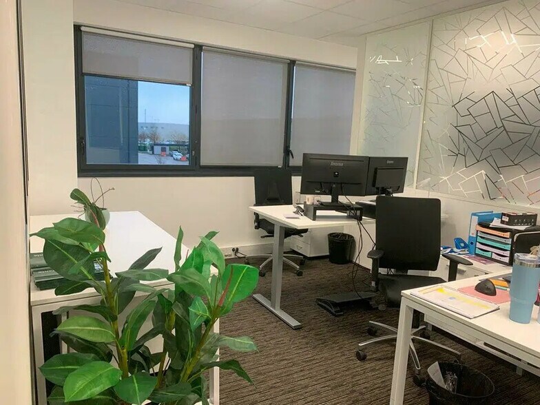 Bureau dans Meyzieu à louer - Photo de l’immeuble – Image 2 sur 20