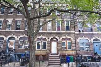 Plus de détails pour 252 Cornelia St, Brooklyn, NY - Logement à vendre