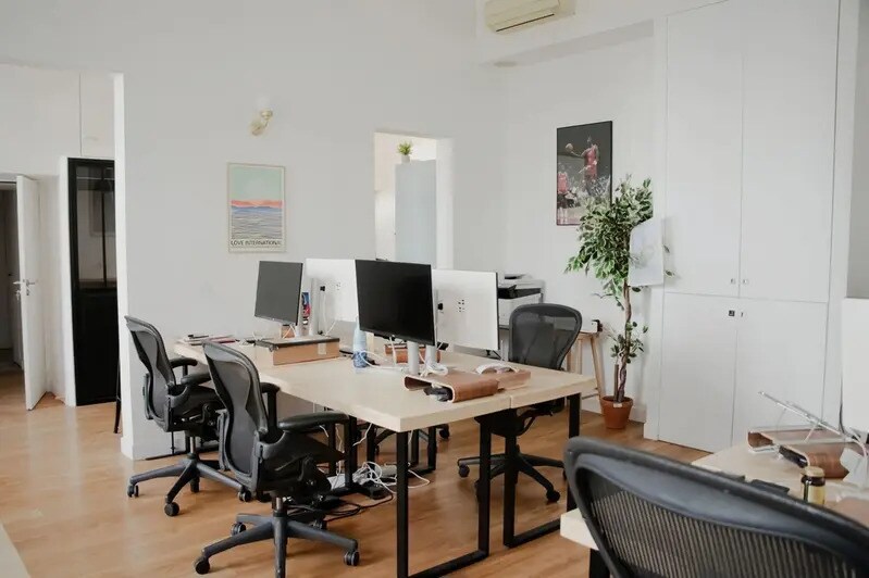 13-15 Rue Des Petites Ecuries, Paris à louer - Photo intérieure – Image 2 sur 5