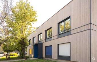 33 Avenue Du Docteur Georges Lévy, Vénissieux à louer Photo principale– Image 1 sur 1