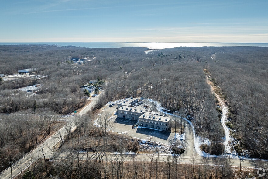 55-57 Hatchetts Hill Rd, Old Lyme, CT à louer - Aérien – Image 2 sur 13
