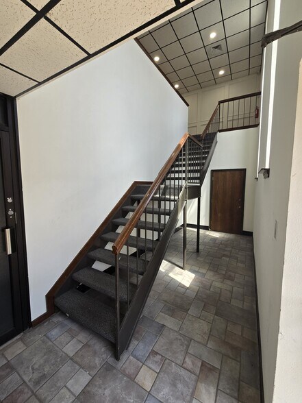 4015 Belt Line Rd, Addison, TX à louer - Photo de l’immeuble – Image 3 sur 11