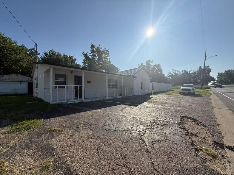 810 W Avenue M, Temple, TX à louer - Photo de l’immeuble – Image 2 sur 4
