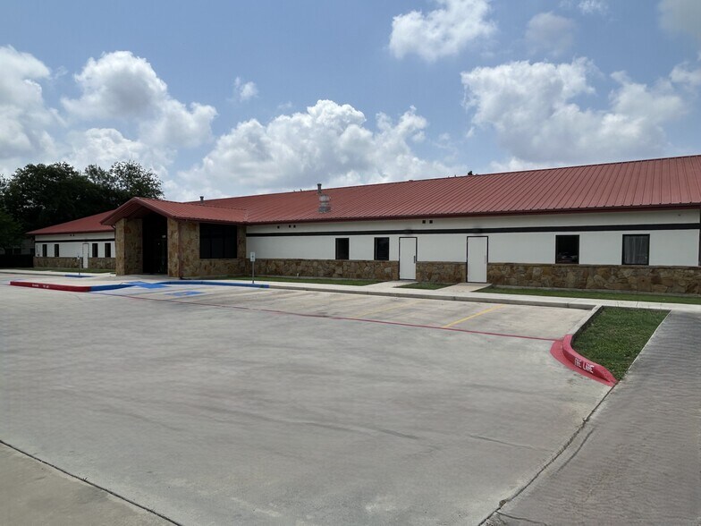 6506 Hausman Rd W, San Antonio, TX à louer - Photo de l’immeuble – Image 3 sur 6