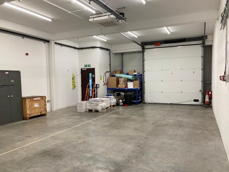 Crowbridge Rd, Ashford à louer - Photo de l’immeuble – Image 3 sur 6