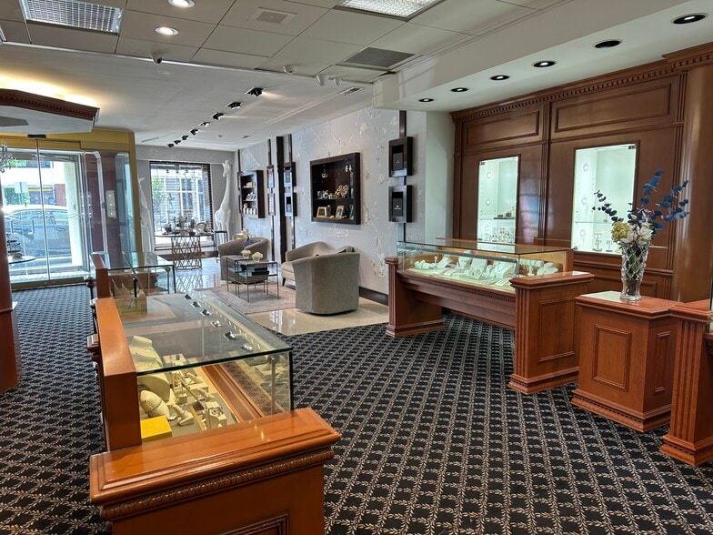 733 Anderson Ave, Cliffside Park, NJ à louer - Photo intérieure – Image 3 sur 21