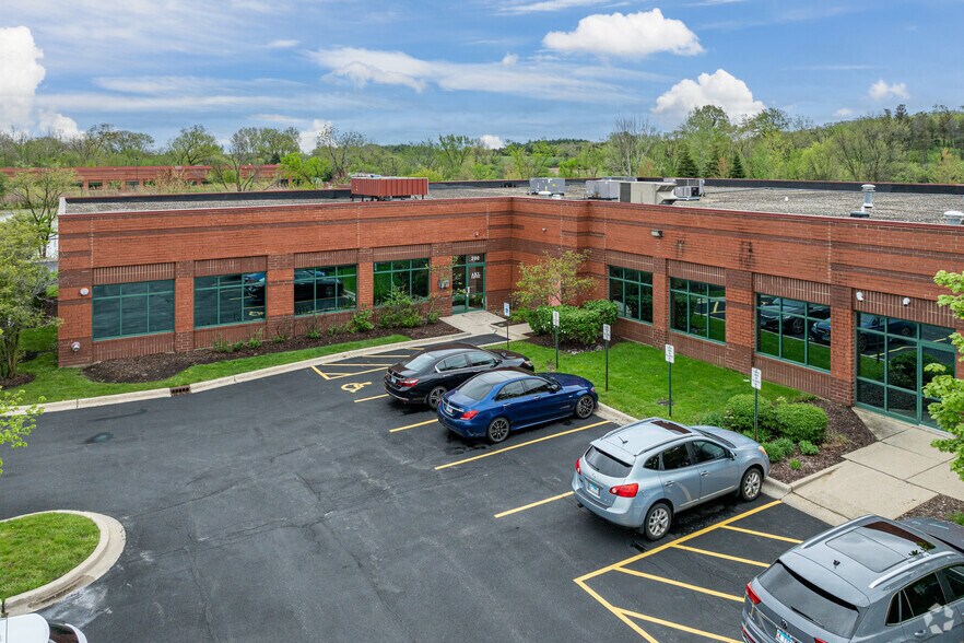 940 S Frontage Rd, Woodridge, IL à louer - Photo de l’immeuble – Image 3 sur 5