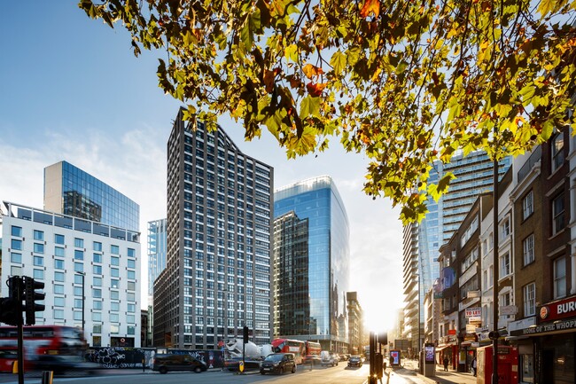 Plus de détails pour 2 Leman St, London - Bureau à louer