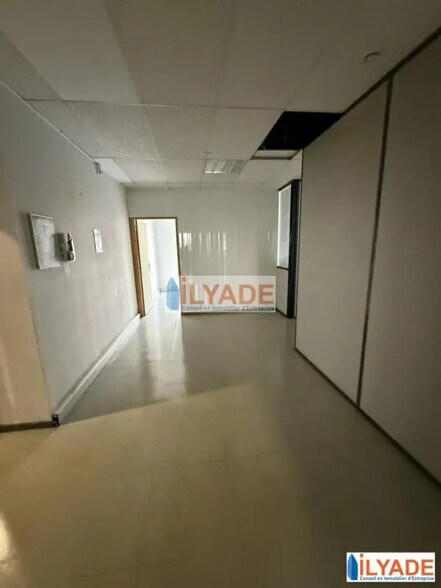 18 20 Voie La Canebiere, Marseille à louer - Photo intérieure – Image 3 sur 10