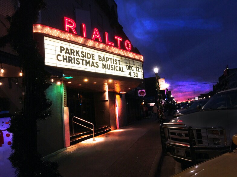 424 W Main St, Denison, TX à vendre - Photo de l’immeuble – Image 1 sur 40