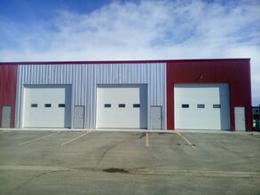 285127 Frontier Rd, Calgary, AB à louer Photo intérieure– Image 2 sur 6