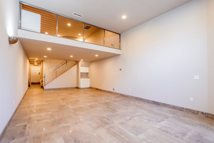 226 Atlantic Ave, Long Beach, CA à louer - Photo intérieure – Image 2 sur 9