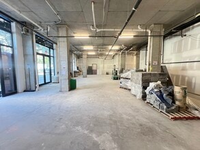 139 Christopher Columbus Dr, Jersey City, NJ à louer Photo intérieure– Image 2 sur 9