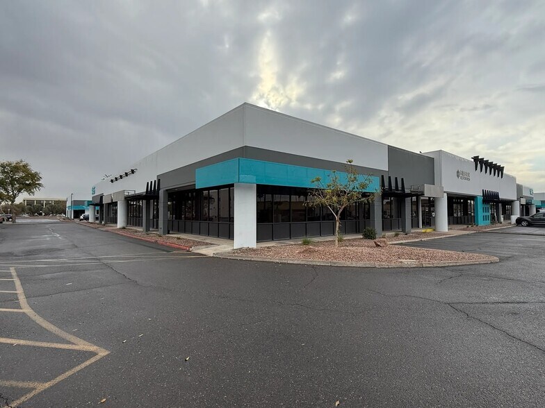 1465 N Hayden Rd, Scottsdale, AZ à louer - Photo de l’immeuble – Image 2 sur 4