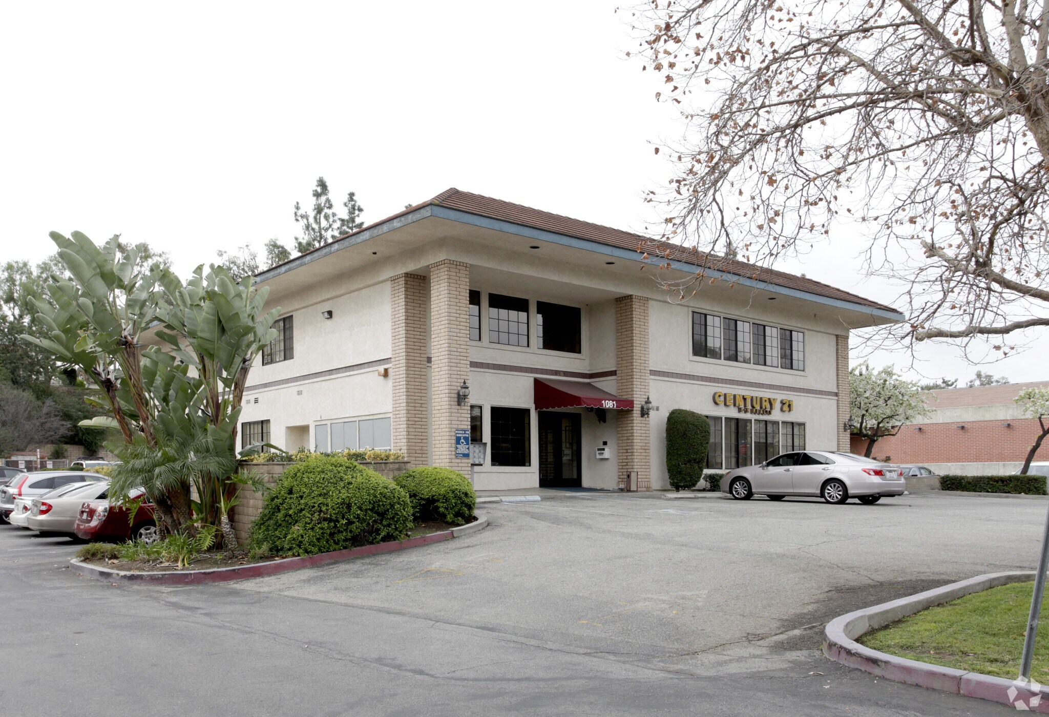 1081 S Grand Ave, Diamond Bar, CA à louer Photo principale– Image 1 sur 7