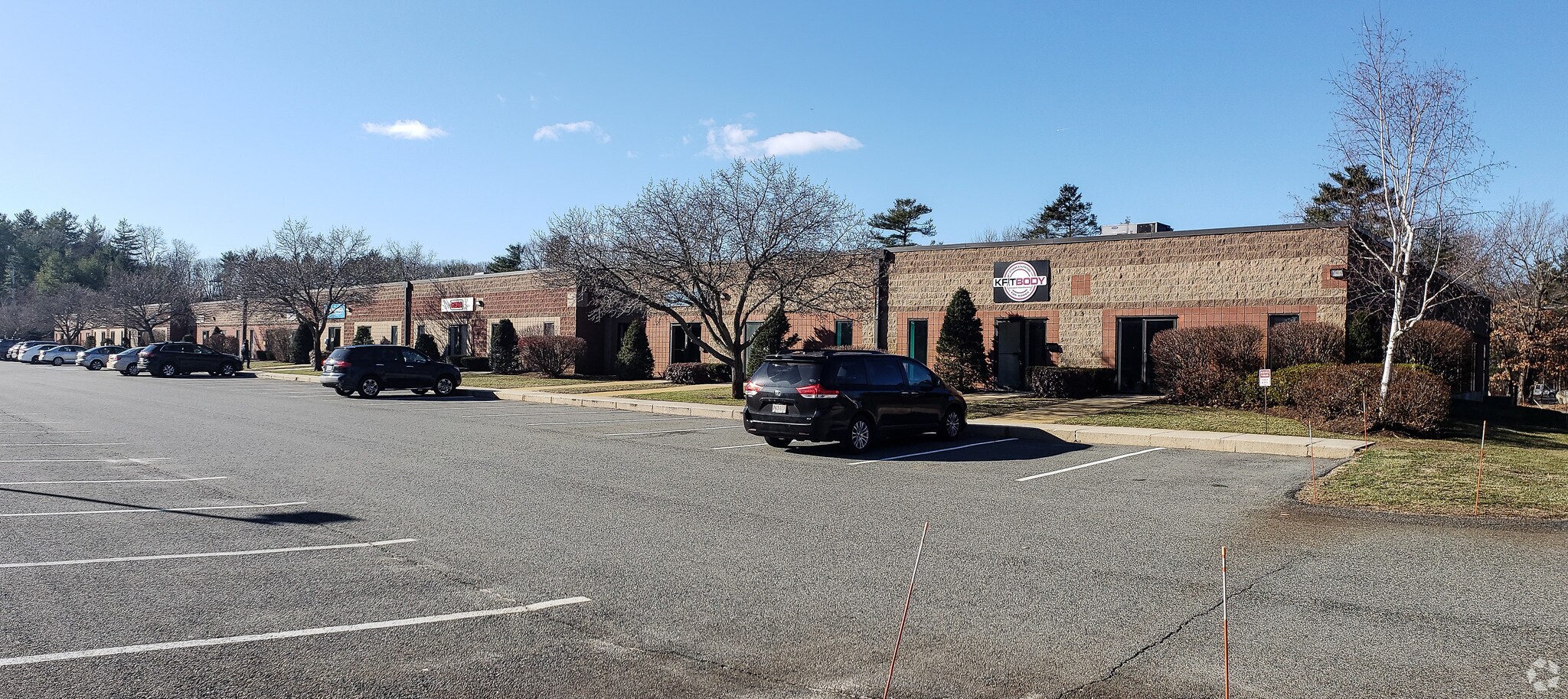 35 Pond Park Rd, Hingham, MA à louer Photo principale– Image 1 sur 13