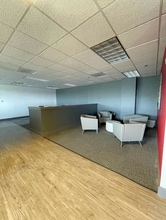 5901 Peachtree Dunwoody Rd NE, Atlanta, GA à louer Photo intérieure– Image 1 sur 7